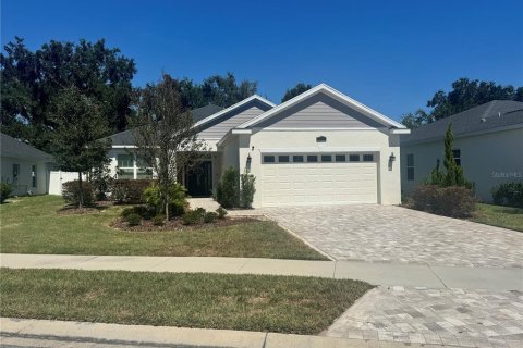 Casa en Oxford, Florida 4 dormitorios, 203.55 m2 № 2404943