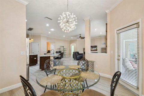 House in Tampa, Florida 5 bedrooms, 380.53 sq.m. № 1420409 - photo 30