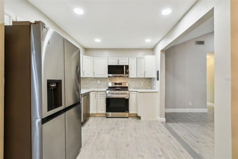 Casa en venta en Tampa, Florida, 3 dormitorios, 184.32 m2 № 1796547 - foto 15