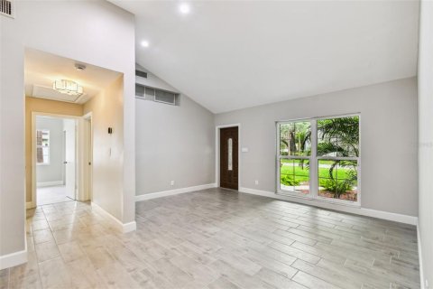 Casa en venta en Tampa, Florida, 3 dormitorios, 184.32 m2 № 1796547 - foto 13