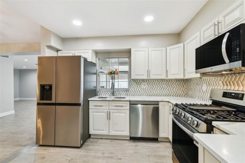 Casa en venta en Tampa, Florida, 3 dormitorios, 184.32 m2 № 1796547 - foto 19