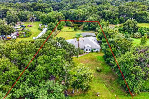 Villa ou maison à vendre à Kissimmee, Floride: 5 chambres, 295.15 m2 № 2329355 - photo 21