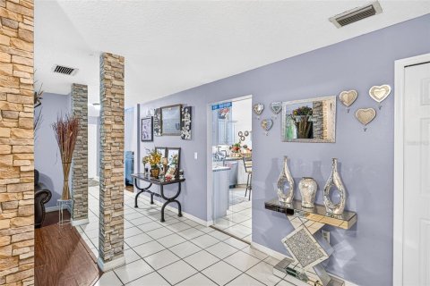 Villa ou maison à vendre à Kissimmee, Floride: 5 chambres, 295.15 m2 № 2329355 - photo 4