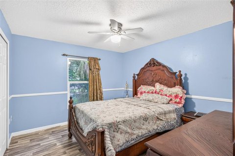 Villa ou maison à vendre à Kissimmee, Floride: 5 chambres, 295.15 m2 № 2329355 - photo 14