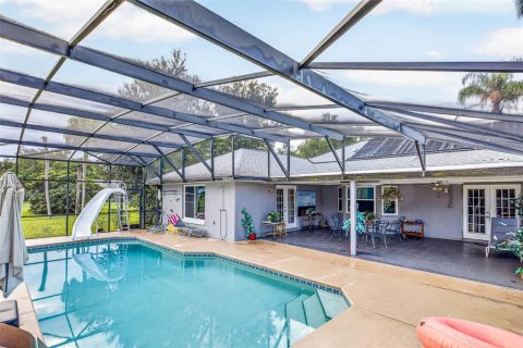 Villa ou maison à vendre à Kissimmee, Floride: 5 chambres, 295.15 m2 № 2329355 - photo 16