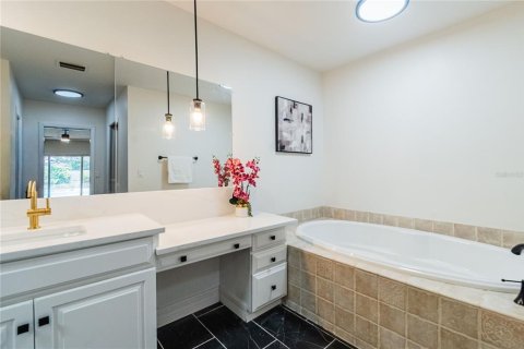 Villa ou maison à vendre à Lakeland, Floride: 5 chambres, 243.59 m2 № 2285171 - photo 27