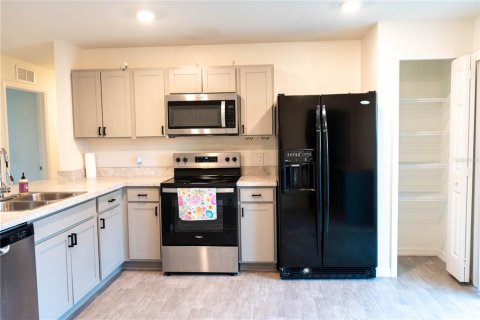 House in Port Charlotte, Florida 3 bedrooms, 114.55 sq.m. № 2130442 - photo 5