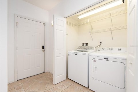 Condo in Saint Petersburg, Florida, 2 bedrooms  № 2101725 - photo 7