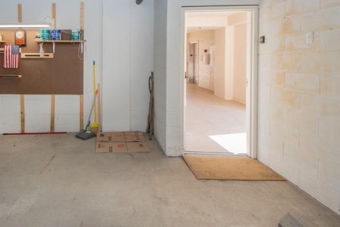 Condo in Saint Petersburg, Florida, 2 bedrooms  № 2101725 - photo 23