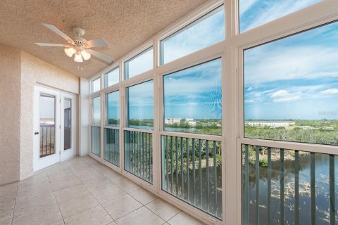 Condo in Saint Petersburg, Florida, 2 bedrooms  № 2101725 - photo 14