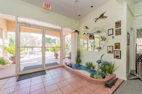 Condo in Saint Petersburg, Florida, 2 bedrooms  № 2101725 - photo 25