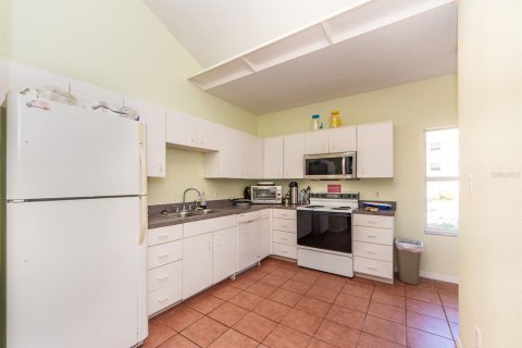 Condo in Saint Petersburg, Florida, 2 bedrooms  № 2101725 - photo 26