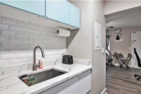 Condo in Tampa, Florida, 3 rooms  № 1816258 - photo 9