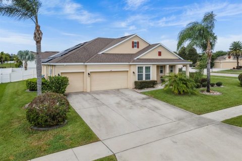 House in Apopka, Florida 4 bedrooms, 256.78 sq.m. № 1899278 - photo 3
