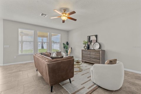 House in Apopka, Florida 4 bedrooms, 256.78 sq.m. № 1899278 - photo 9