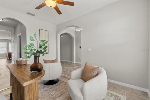 House in Apopka, Florida 4 bedrooms, 256.78 sq.m. № 1899278 - photo 7