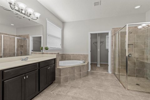 House in Apopka, Florida 4 bedrooms, 256.78 sq.m. № 1899278 - photo 24