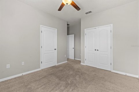 House in Apopka, Florida 4 bedrooms, 256.78 sq.m. № 1899278 - photo 28