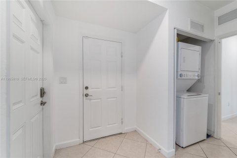 Снять в аренду виллу или дом в Майами, Флорида 5 спален, 296.45м2, № 2027452 - фото 21