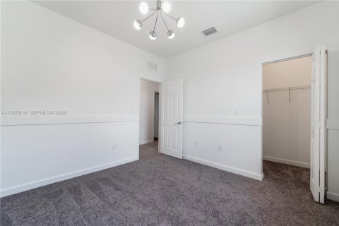 Снять в аренду виллу или дом в Майами, Флорида 5 спален, 296.45м2, № 2027452 - фото 7