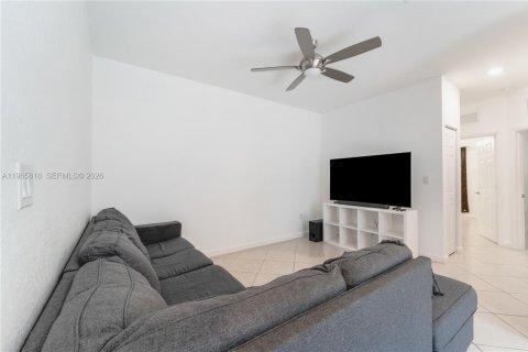 Снять в аренду виллу или дом в Майами, Флорида 5 спален, 296.45м2, № 2027452 - фото 16