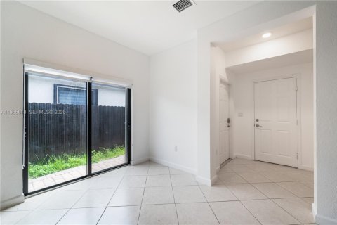 Снять в аренду виллу или дом в Майами, Флорида 5 спален, 296.45м2, № 2027452 - фото 19