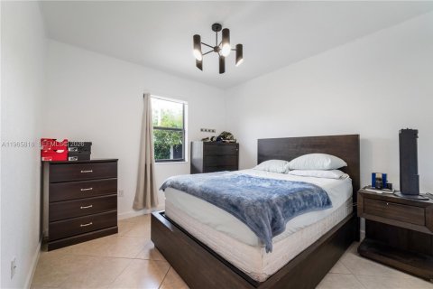 Снять в аренду виллу или дом в Майами, Флорида 5 спален, 296.45м2, № 2027452 - фото 20