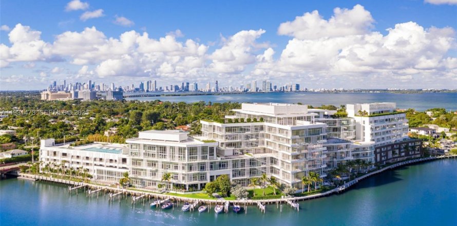 Terrain à Miami Beach, Floride № 2035389