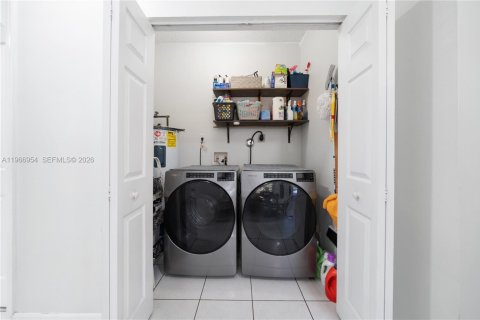 Купить таунхаус в Хомстед, Флорида 3 спальни, 120.77м2, № 2028394 - фото 15