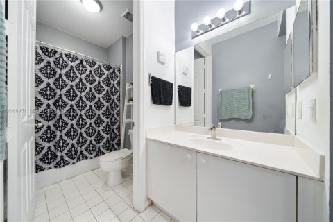 Купить таунхаус в Хомстед, Флорида 3 спальни, 120.77м2, № 2028394 - фото 11