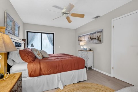 Condo in New Smyrna Beach, Florida, 2 bedrooms  № 2149627 - photo 17