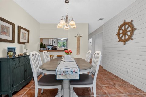 Condo in New Smyrna Beach, Florida, 2 bedrooms  № 2149627 - photo 22