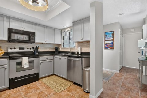 Condo in New Smyrna Beach, Florida, 2 bedrooms  № 2149627 - photo 9