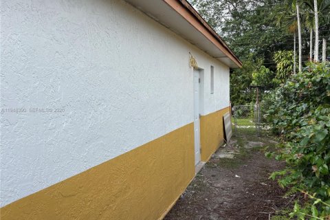 House in Hollywood, Florida 3 bedrooms, 96.62 sq.m. № 2006169 - photo 17