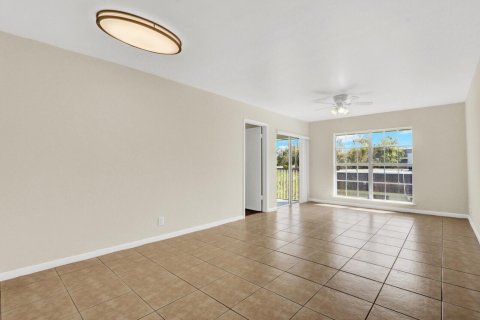 Condominio en venta en Palm Beach Gardens, Florida, 2 dormitorios, 104.52 m2 № 2190502 - foto 6