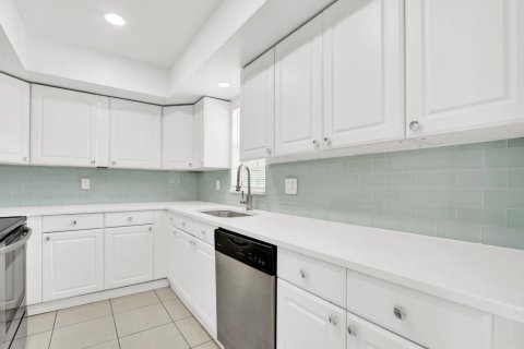 Condominio en Palm Beach Gardens, Florida, 2 dormitorios № 2190502