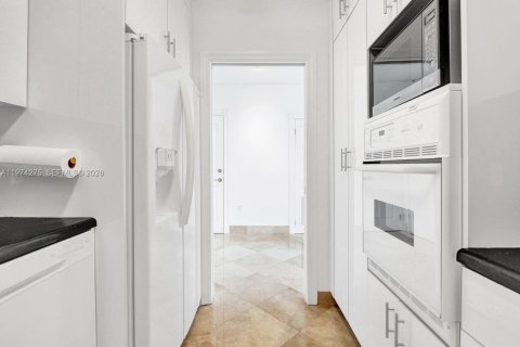 Copropriété à vendre à Miami Beach, Floride: 2 chambres, 138.42 m2 № 2154819 - photo 14
