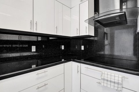 Copropriété à vendre à Miami Beach, Floride: 2 chambres, 138.42 m2 № 2154819 - photo 16