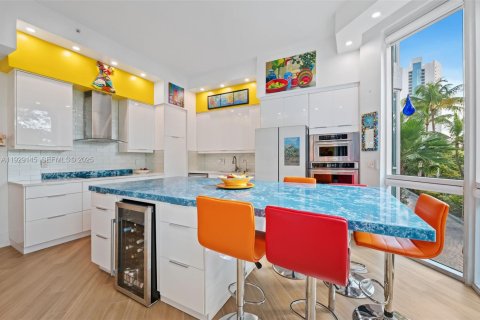 Adosado en venta en Sunny Isles Beach, Florida, 3 dormitorios, 351.17 m2 № 1992316 - foto 15