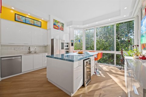 Adosado en venta en Sunny Isles Beach, Florida, 3 dormitorios, 351.17 m2 № 1992316 - foto 12