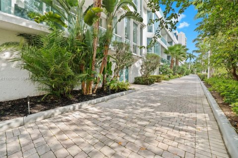 Adosado en venta en Sunny Isles Beach, Florida, 3 dormitorios, 351.17 m2 № 1992316 - foto 3