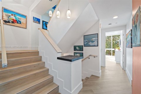 Adosado en venta en Sunny Isles Beach, Florida, 3 dormitorios, 351.17 m2 № 1992316 - foto 19