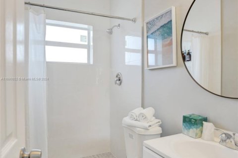 Commercial property in Pompano Beach, Florida № 1433494 - photo 24