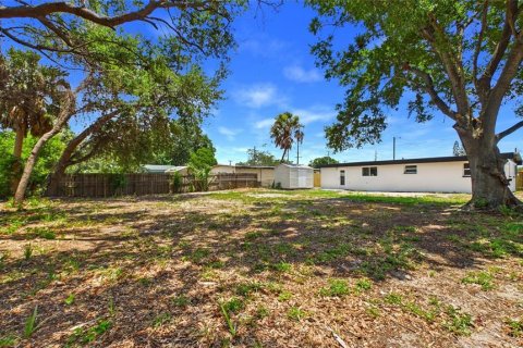 House in Tampa, Florida 3 bedrooms, 107.02 sq.m. № 2151217 - photo 24