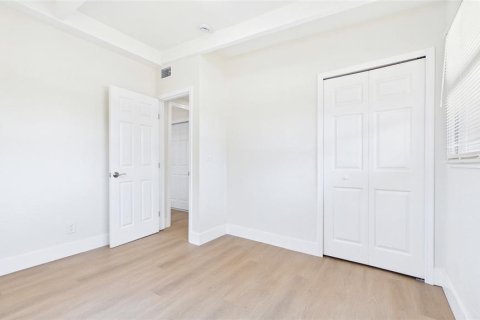 House in Tampa, Florida 3 bedrooms, 107.02 sq.m. № 2151217 - photo 20