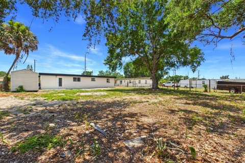 House in Tampa, Florida 3 bedrooms, 107.02 sq.m. № 2151217 - photo 25