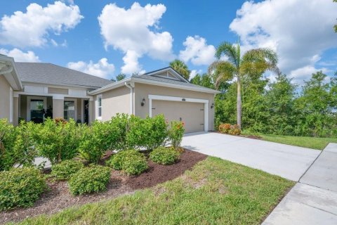 House in Riverview, Florida 2 bedrooms, 154.03 sq.m. № 2221430