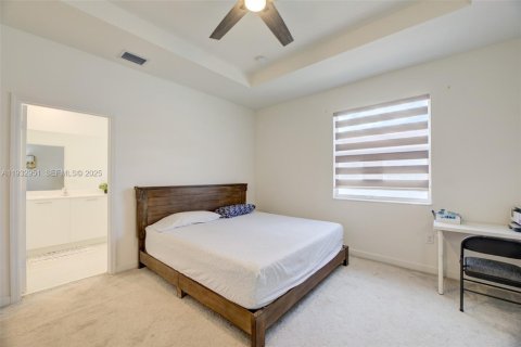 Снять в аренду таунхаус в Майами, Флорида 3 спальни, 169.73м2, № 1991786 - фото 22