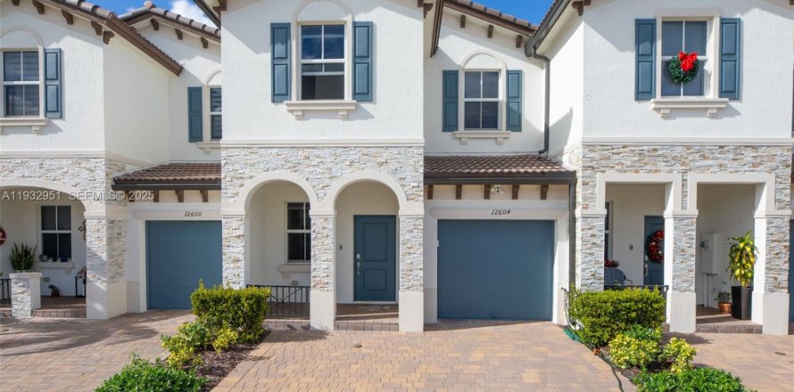 Таунхаус в Майами, Флорида 3 спальни, 169.73м2 № 1991786