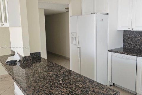 Condo in Aventura, Florida, 2 bedrooms № 1976232 - photo 3